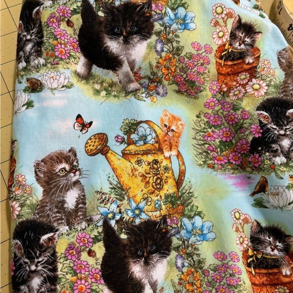 Retrolicious Cat Print Top with Floral Accents - Picture 6 of 6